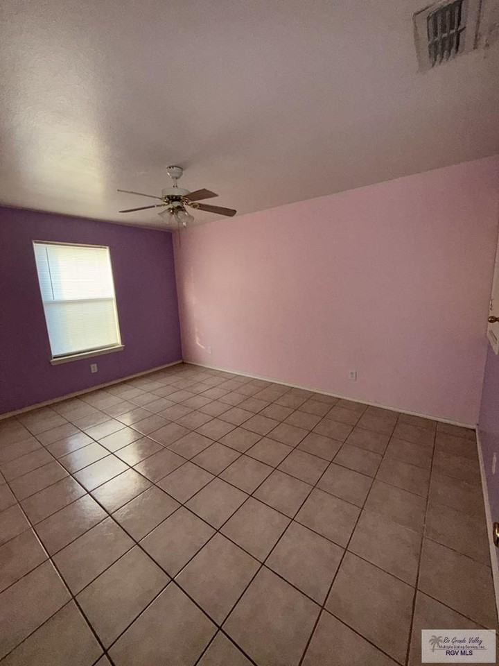 729 Sonesta Dr Apt B - Photo 4 of 13