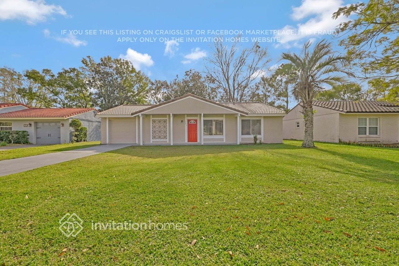 10425 Kingbrook Ln - Photo 2 of 27