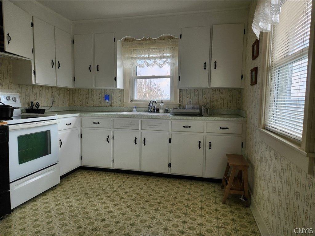 3744 Fisher Rd - Photo 4 of 24