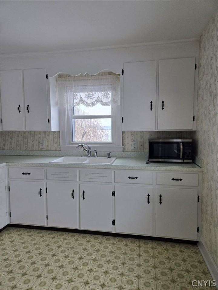 3744 Fisher Rd - Photo 5 of 24