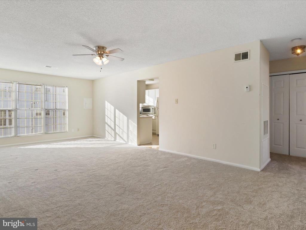 1108 Huntmaster Ter Ne ##202 - Photo 4 of 22