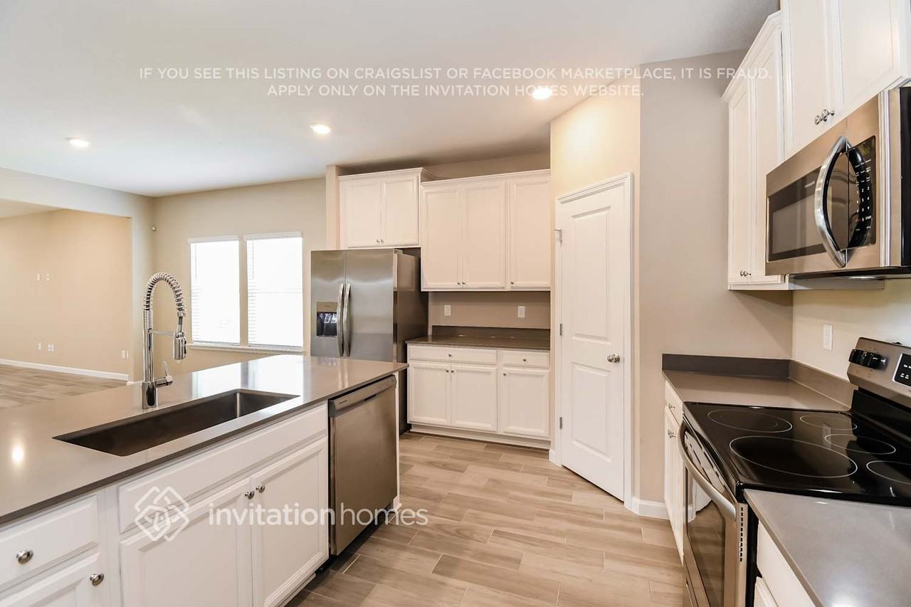 11393 Oyster Creek Rd - Photo 6 of 22