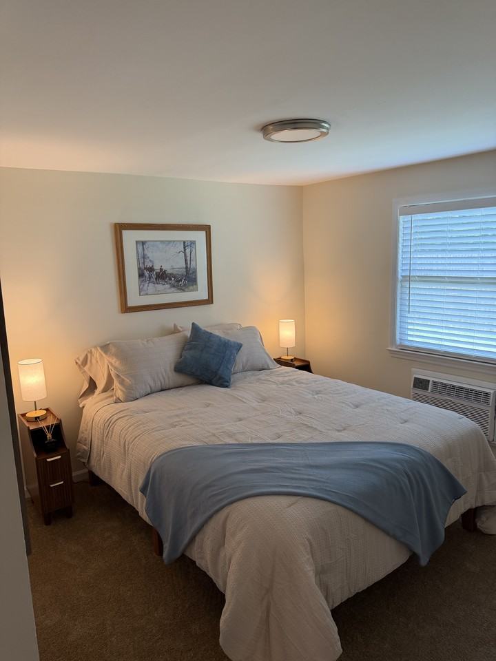 104 West Hembree Street #A - Photo 5 of 14