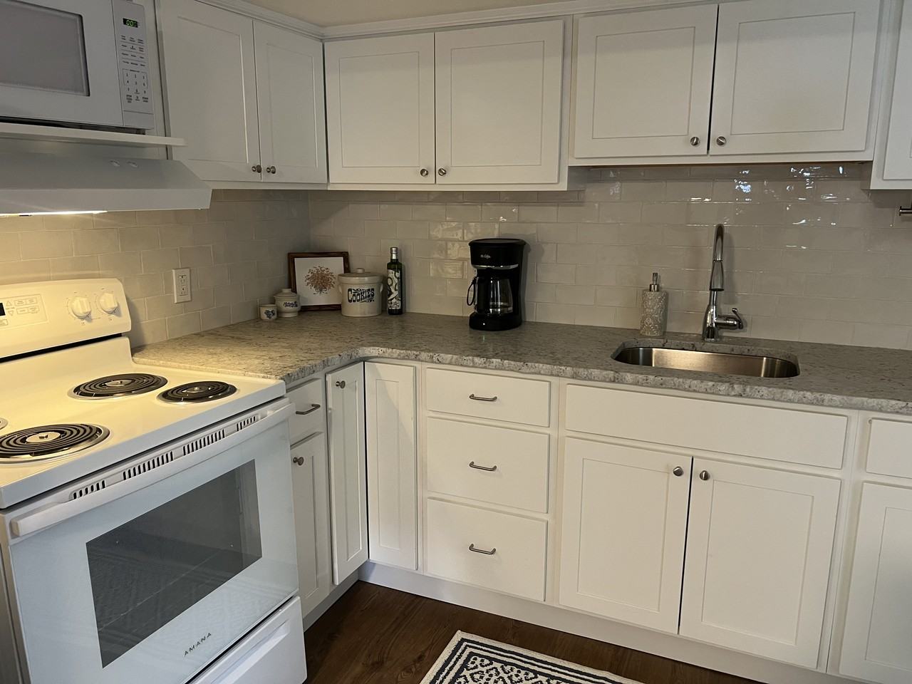 104 West Hembree Street #A - Photo 7 of 14