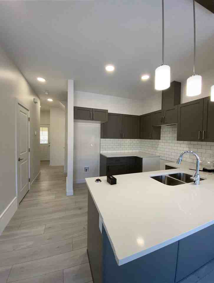 Single Garage 740 Daniels Way SW, Edmonton, AB - Photo 6 of 24