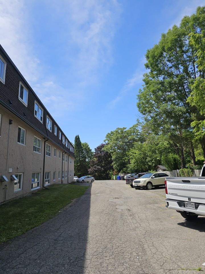 358 Queenston Street - Photo 2 of 3