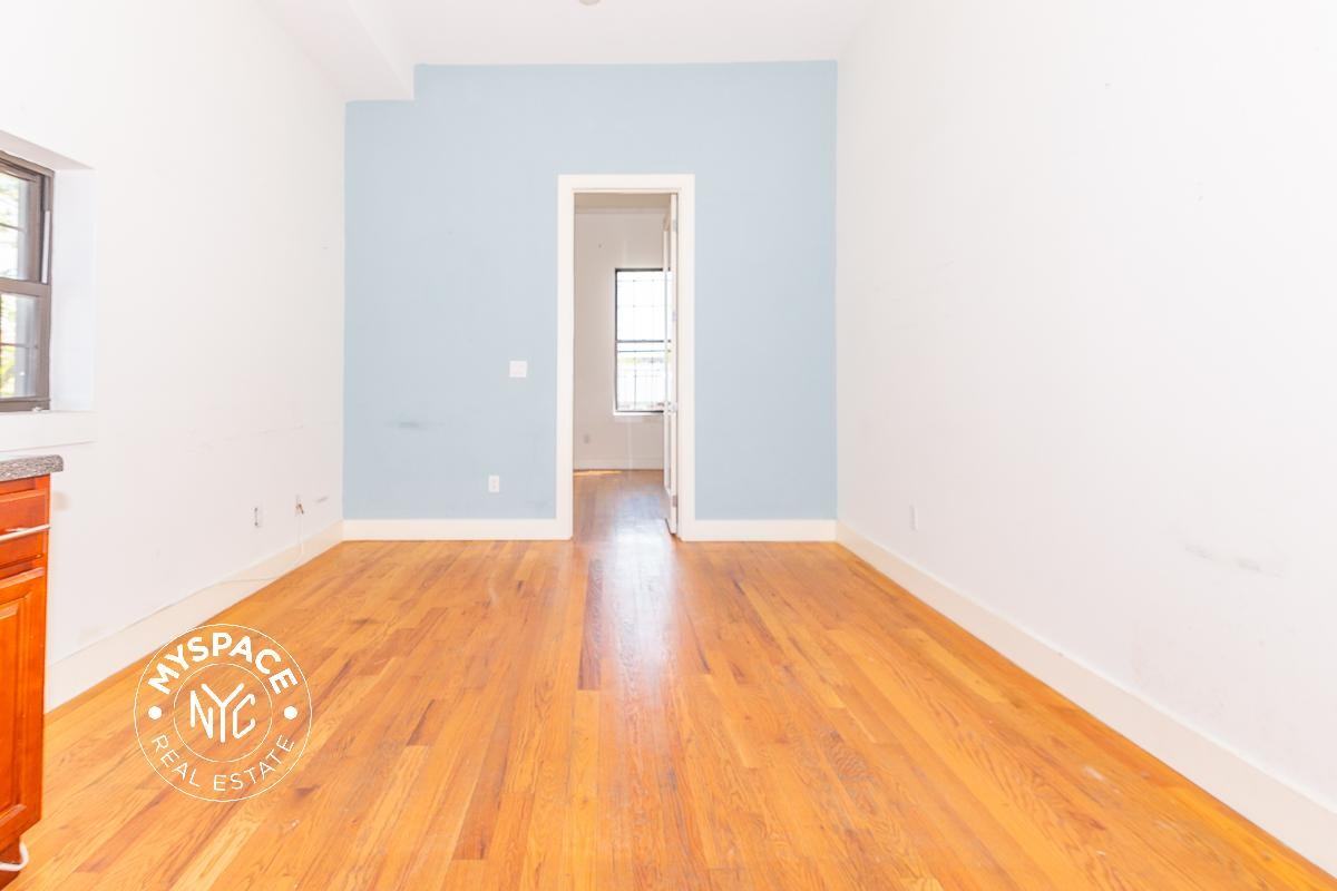 170 Harman St #1R - Photo 3 of 6