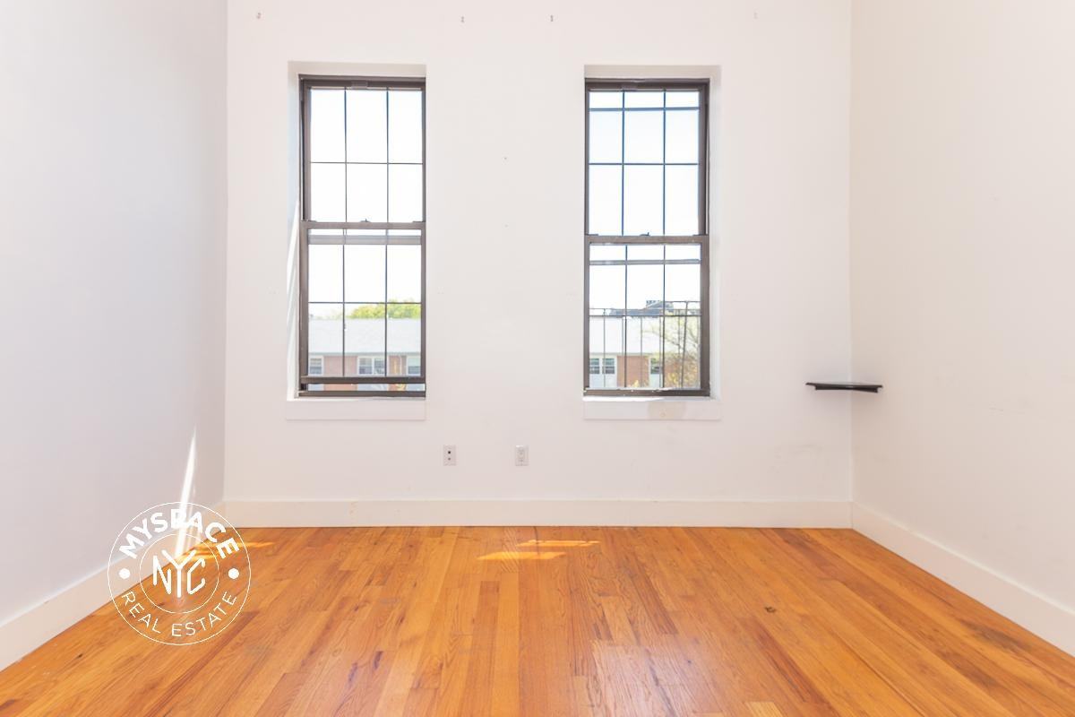 170 Harman St #1R - Photo 4 of 6