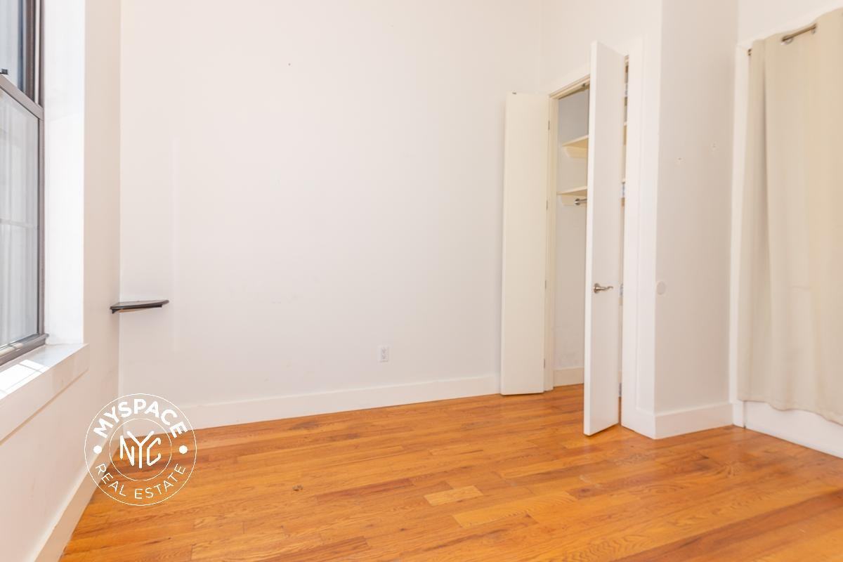 170 Harman St #1R - Photo 5 of 6