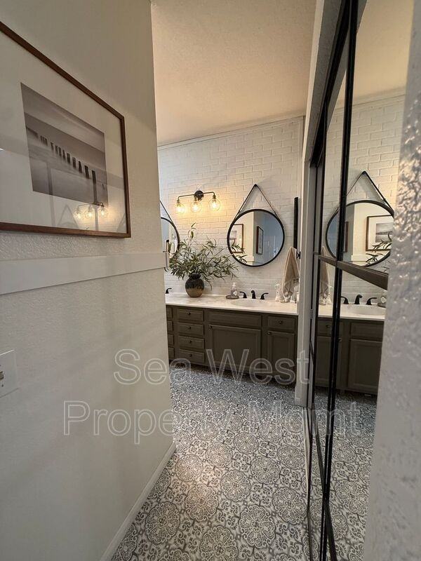 1536 Caminito Aguar - Photo 7 of 18