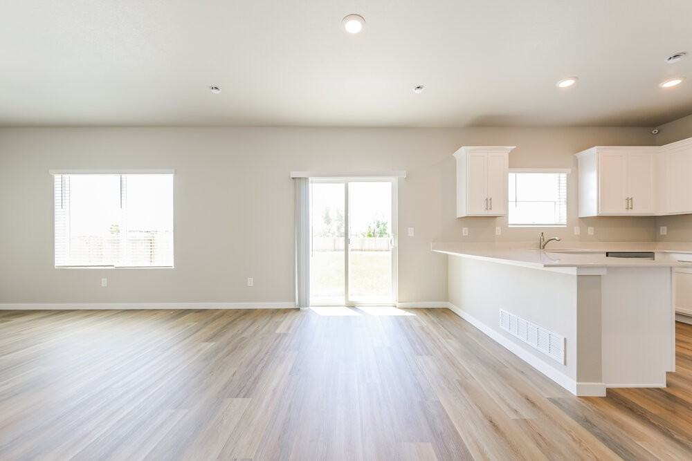 2140 Christina St - Photo 6 of 17
