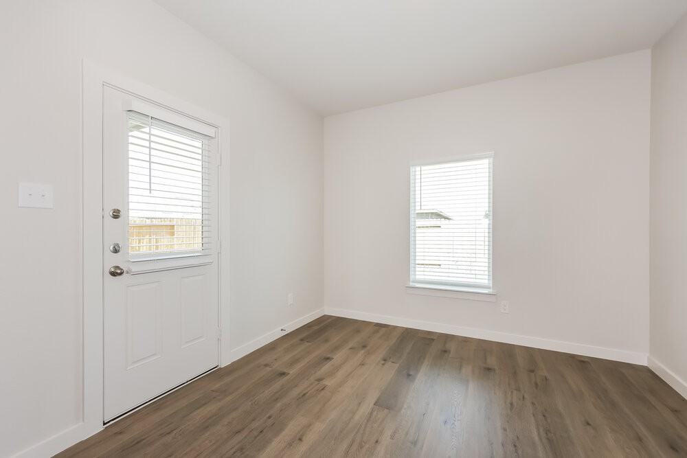 309 Julian Davis Dr - Photo 5 of 16