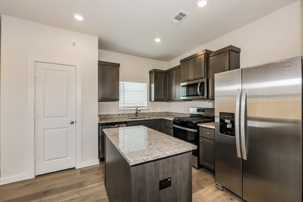 309 Julian Davis Dr - Photo 6 of 16