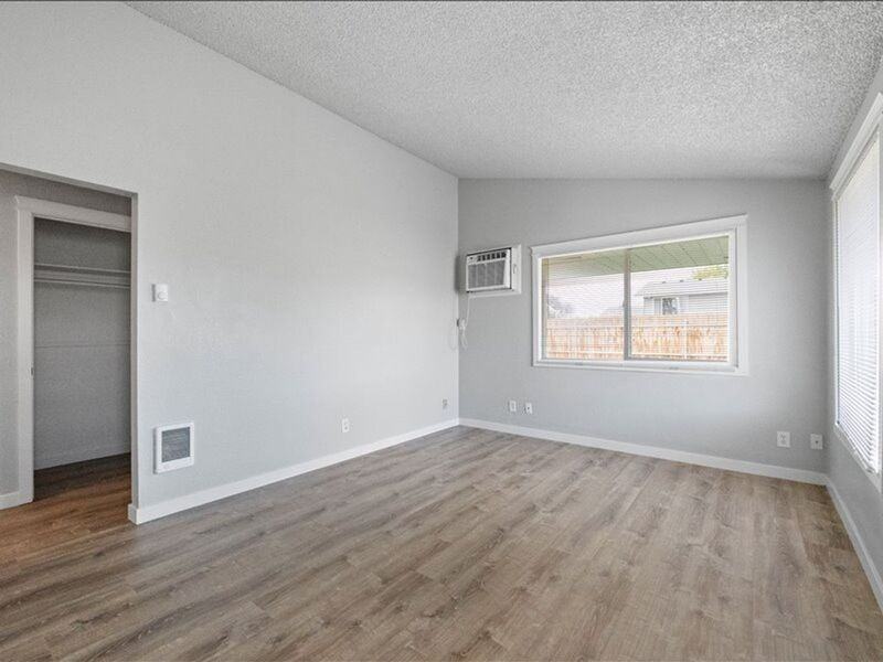 4109 W Kennewick Ave #B - Photo 4 of 13