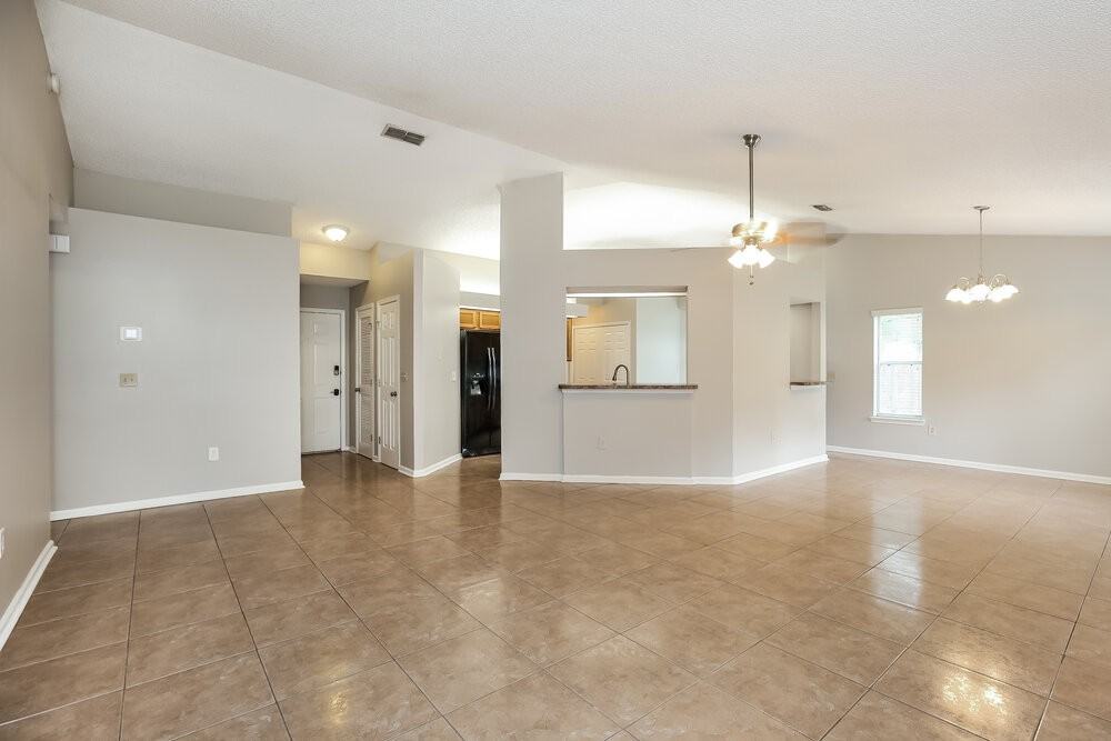 3379 Deerfield Pointe Dr - Photo 4 of 16
