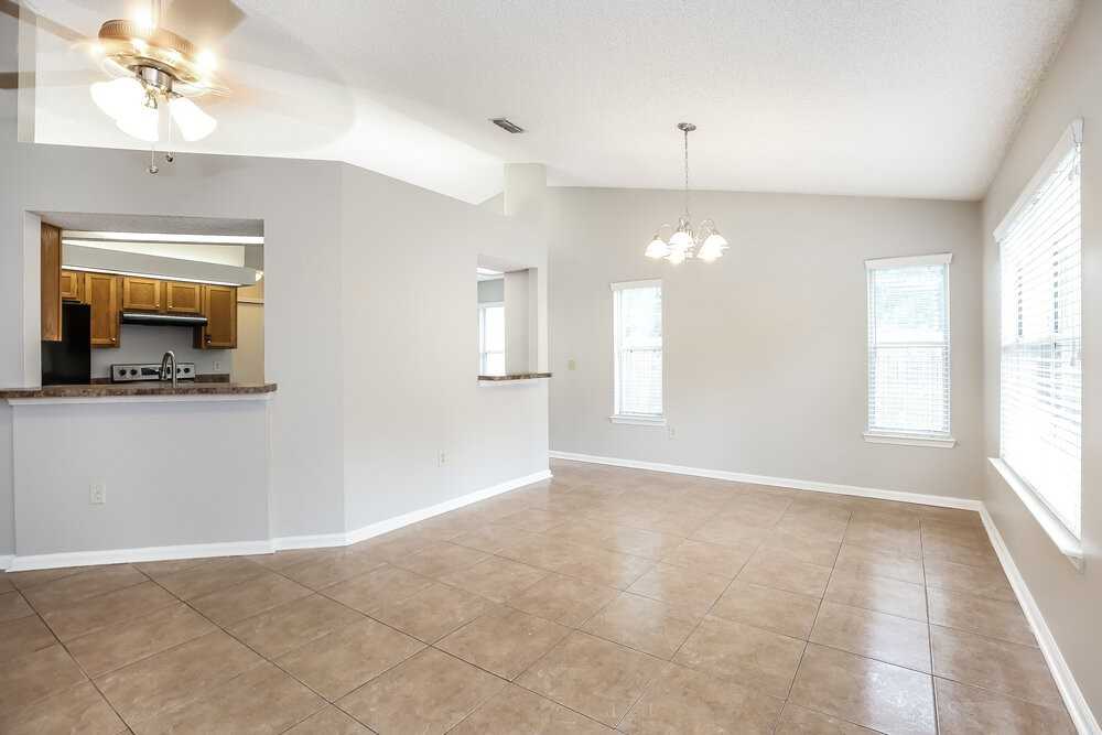 3379 Deerfield Pointe Dr - Photo 6 of 16