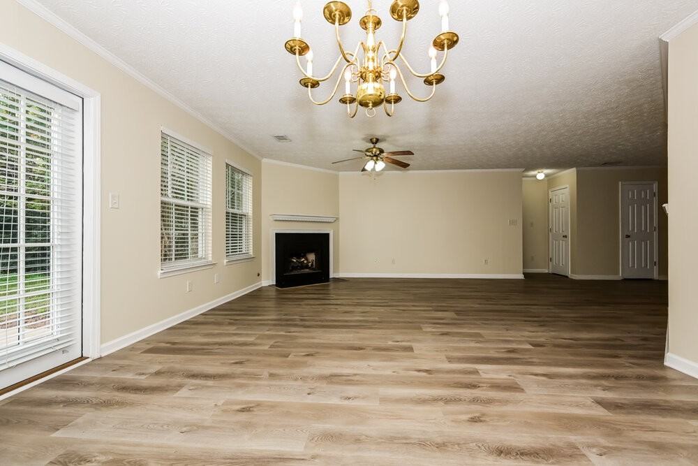 1990 Towne Park Dr - Photo 5 of 19