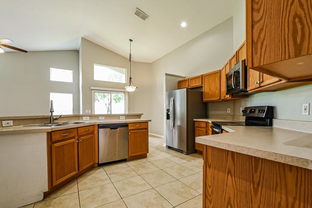 23 Patmore Ash Way - Photo 5 of 15