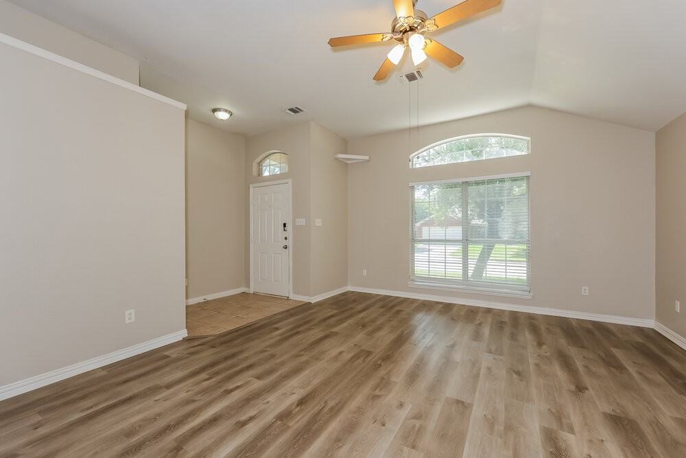 1601 Prescott Dr - Photo 5 of 20