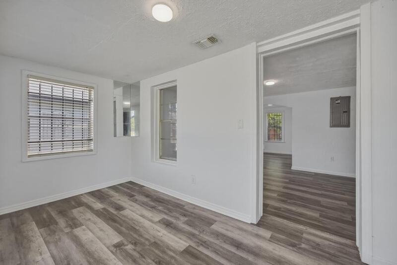 1216 W 24th St - Photo 4 of 23