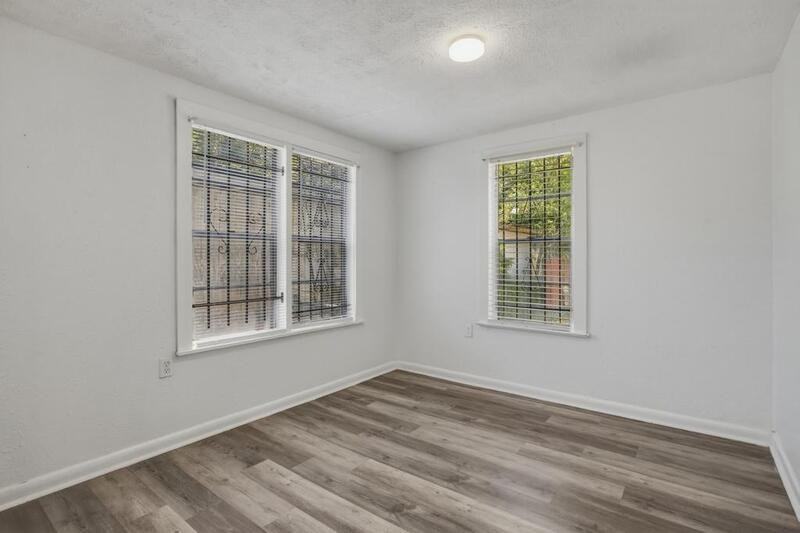1216 W 24th St - Photo 5 of 23