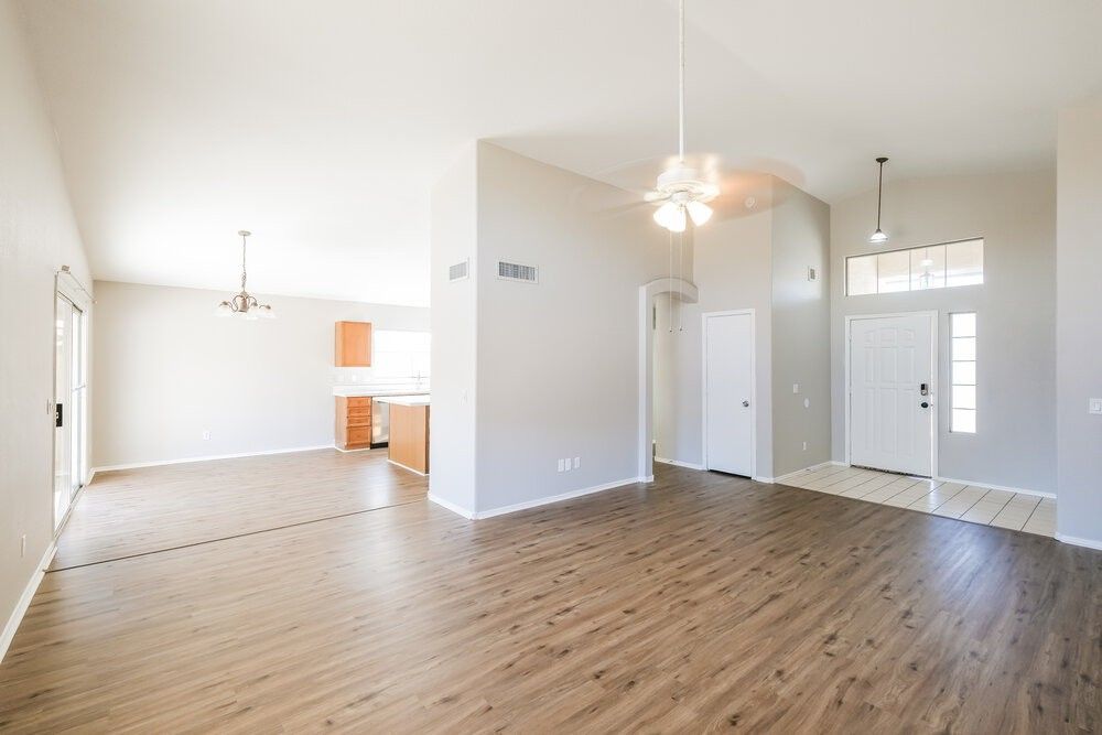 10870 W Royal Palm Rd - Photo 4 of 16