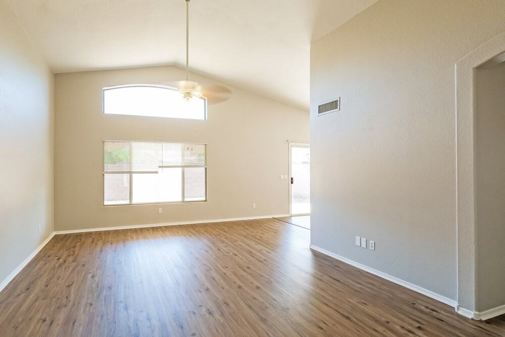 10870 W Royal Palm Rd - Photo 5 of 16