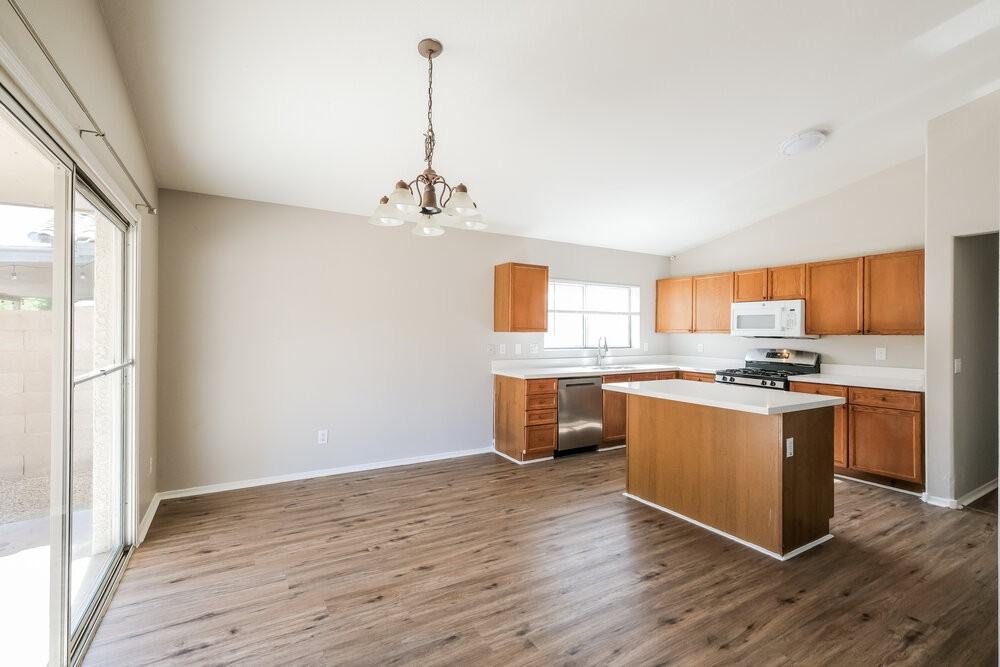 10870 W Royal Palm Rd - Photo 6 of 16