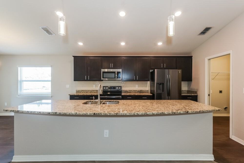 6784 Hanworth Ln - Photo 7 of 16