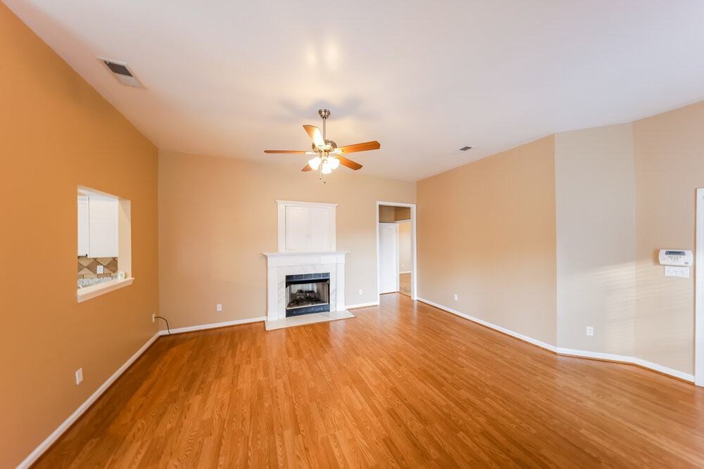 1061 Village Trl - Photo 6 of 25
