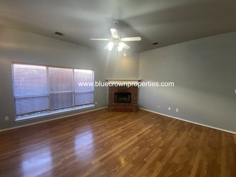 1321 W Branch Hollow Dr - Photo 3 of 12
