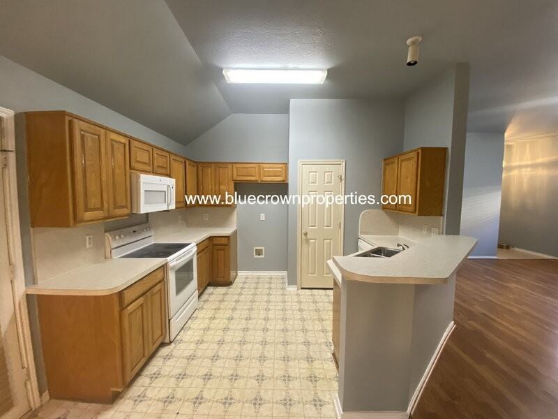 1321 W Branch Hollow Dr - Photo 5 of 12