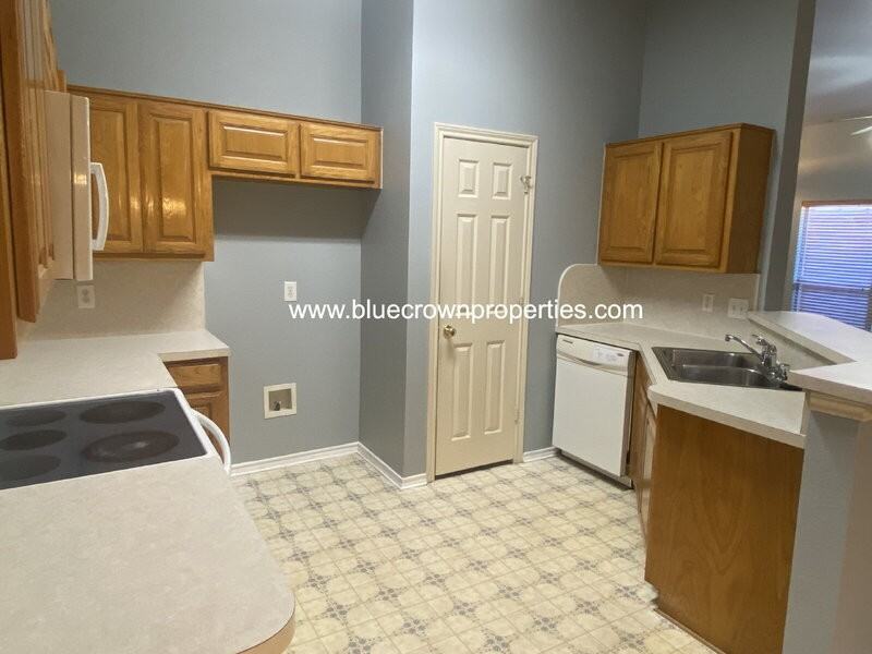 1321 W Branch Hollow Dr - Photo 6 of 12
