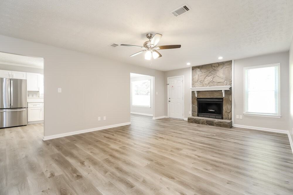 35 Riverside Ct - Photo 4 of 16