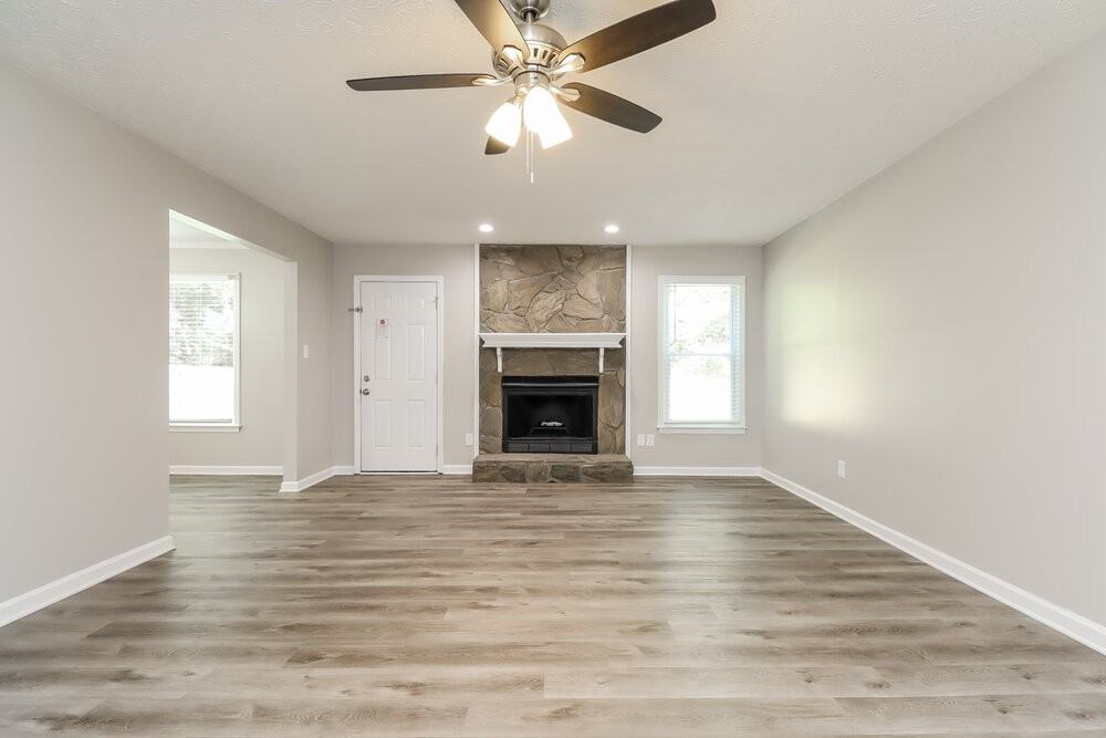 35 Riverside Ct - Photo 5 of 16