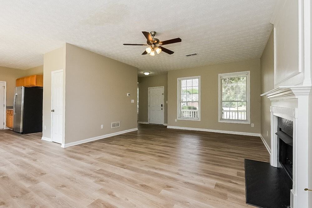 107 Chamberlyn Ln - Photo 6 of 20