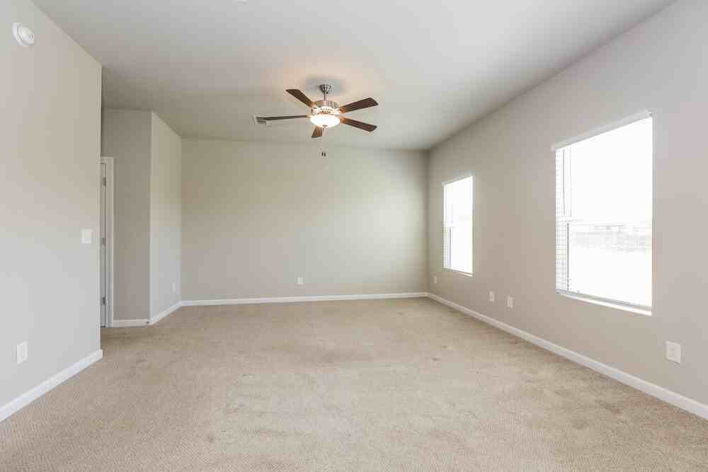 2228 Lismore Dr - Photo 5 of 20