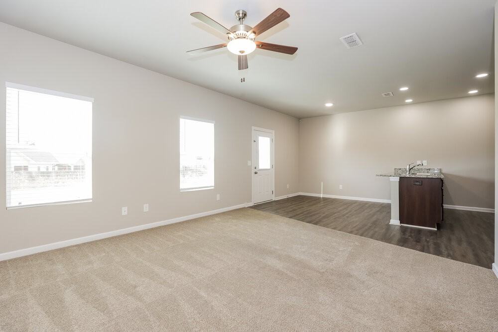 2228 Lismore Dr - Photo 6 of 20