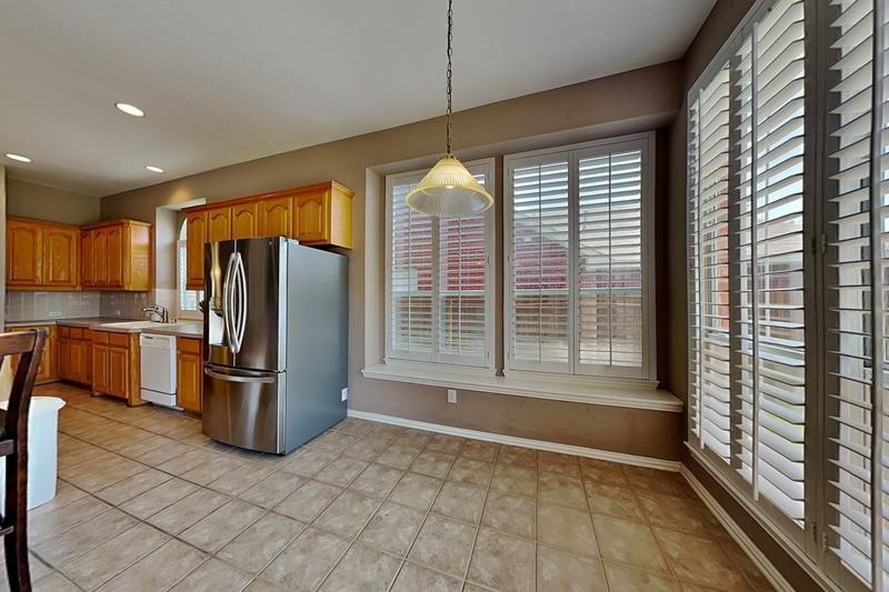 3910 Compton Dr - Photo 5 of 18