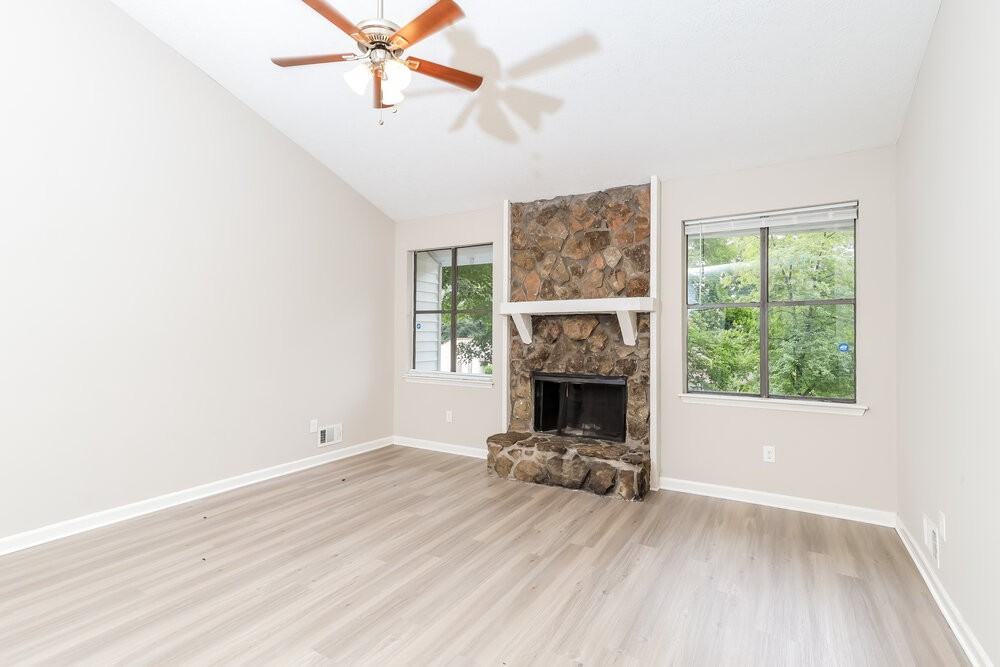 8807 Parliament Pl - Photo 4 of 18