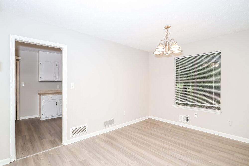 8807 Parliament Pl - Photo 6 of 18