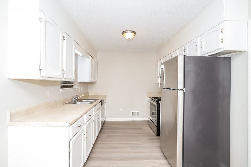 8807 Parliament Pl - Photo 7 of 18