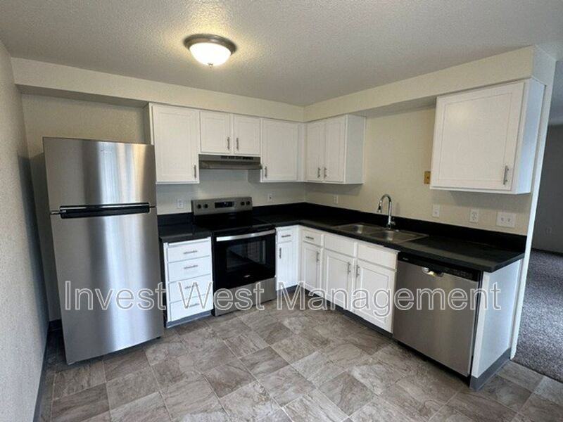 1861 Kingsley Rd #77