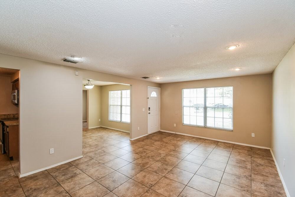 8244 Yolanda Ct - Photo 4 of 16