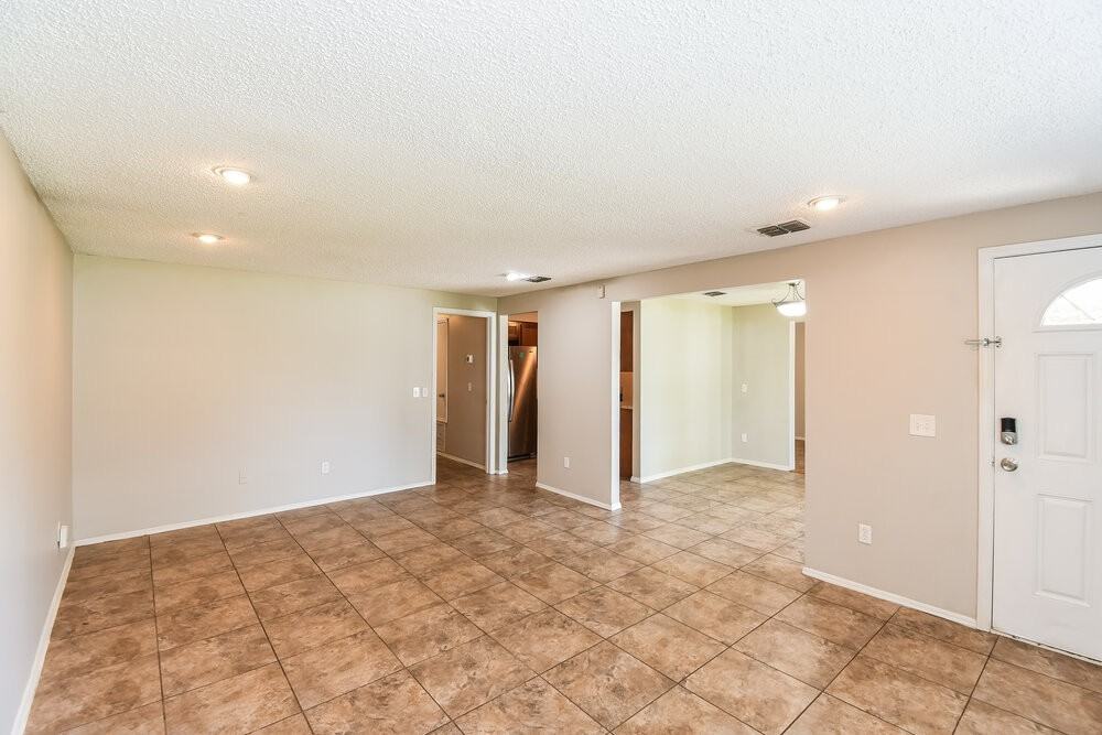8244 Yolanda Ct - Photo 5 of 16