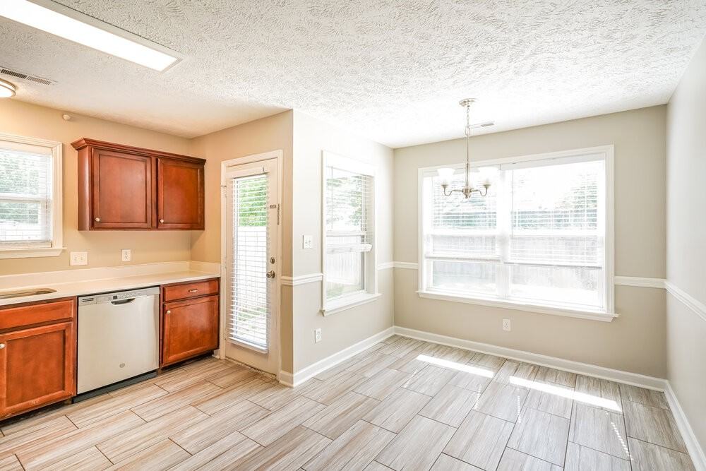 1632 Beaconcrest Cir - Photo 6 of 17