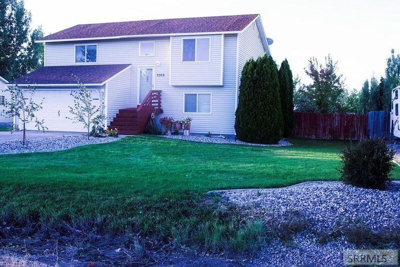 3709 E 20th N - Photo 2 of 16