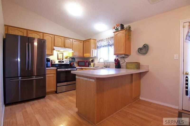 3709 E 20th N - Photo 5 of 16
