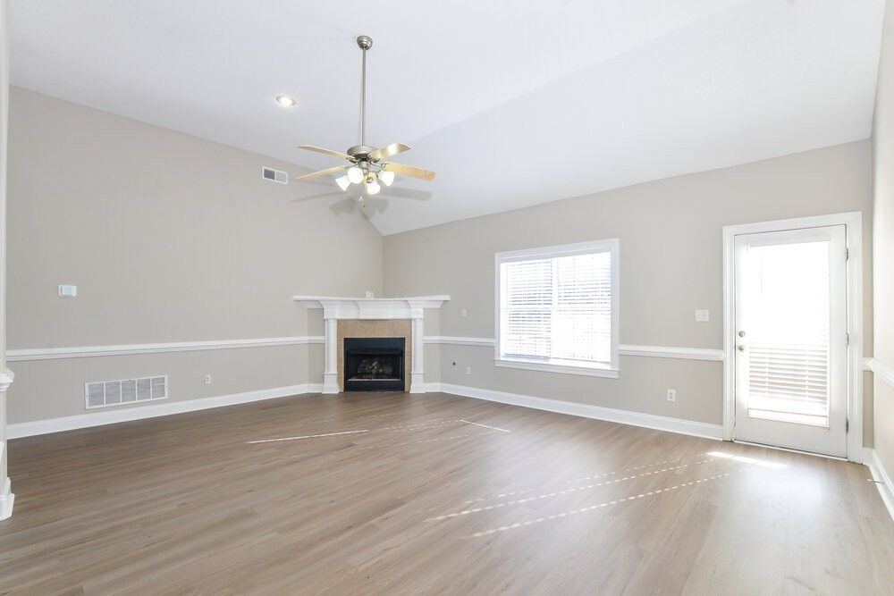 4485 Nicholas Ln - Photo 5 of 17