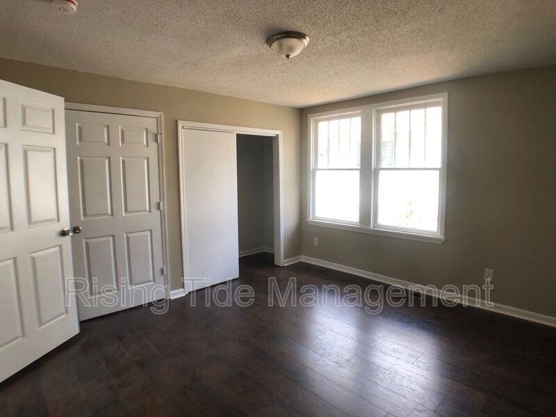 1236 Hanover St - Photo 4 of 7